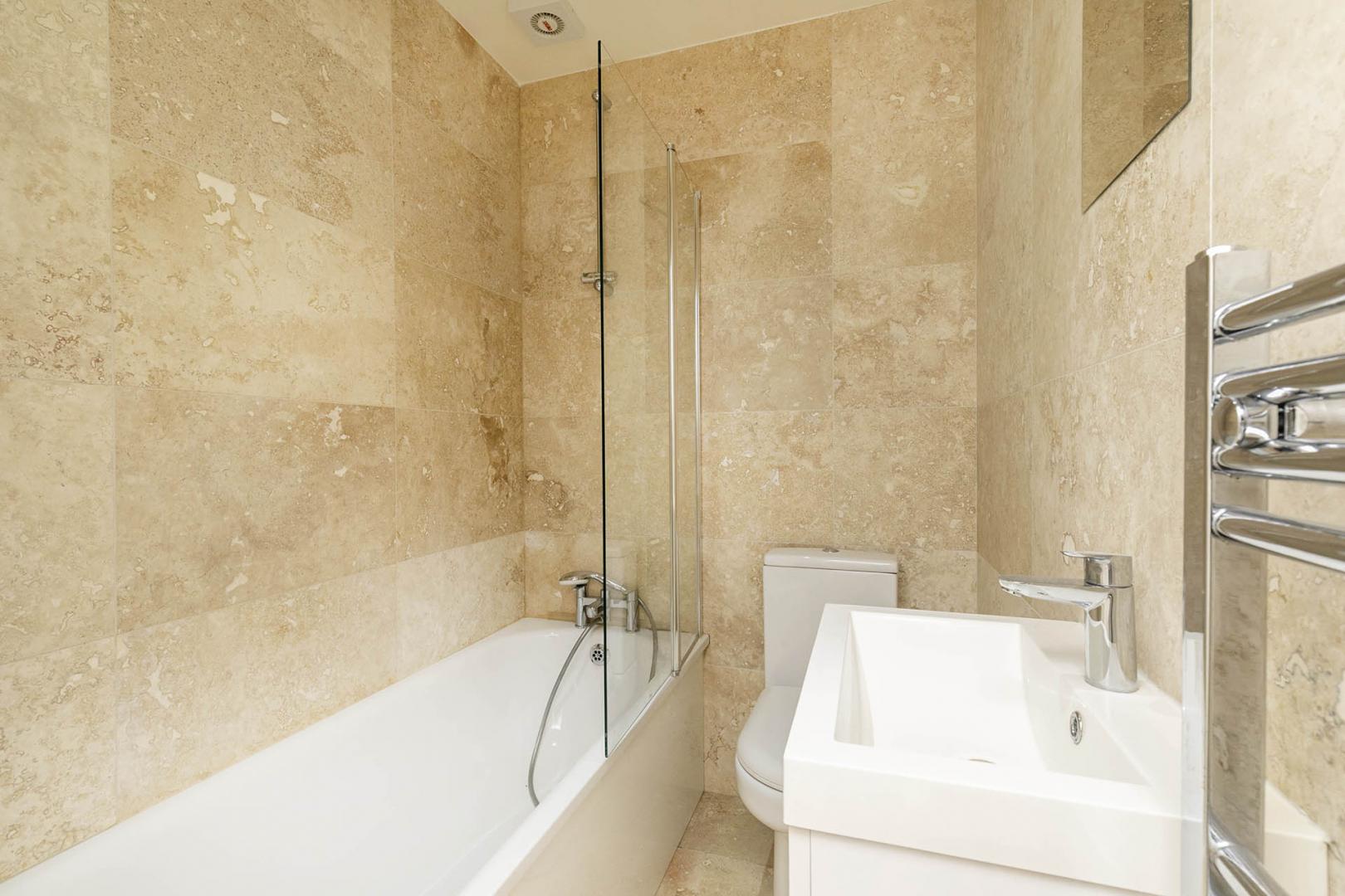 			3 Bedroom, 3 bath, 1 reception Apartment			 Dignam Close , Cricklewood